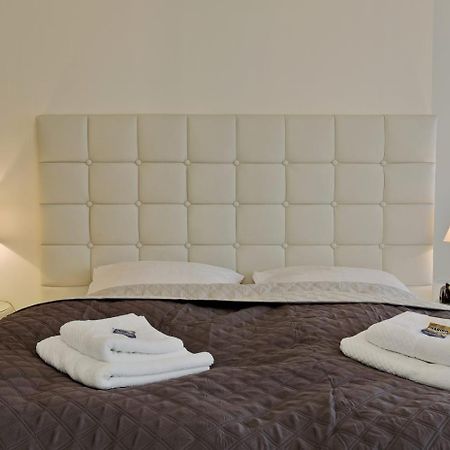 Ferienwohnung Penthouse Muelheim- Ruhr - Zentral - Edel - Luxus Pur Mülheim an der Ruhr Exterior foto