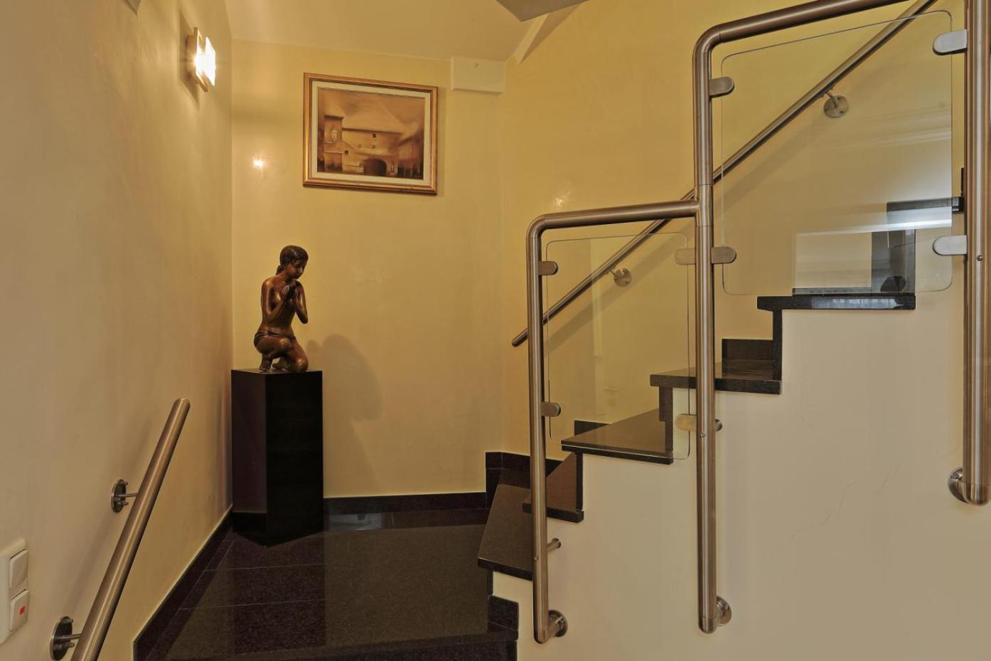 Ferienwohnung Penthouse Muelheim- Ruhr - Zentral - Edel - Luxus Pur Mülheim an der Ruhr Exterior foto